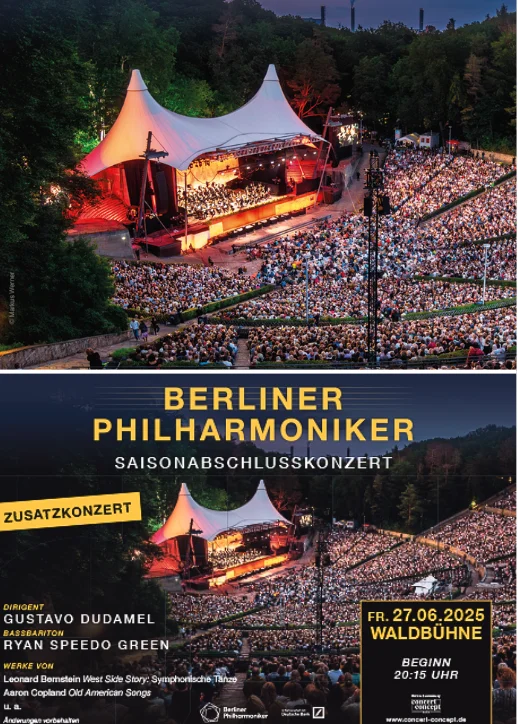 Berliner Philharmoniker beim Saisonabschlusskonzert, Musiker auf der Bühne, festliche Atmosphäre im Konzertsaal.