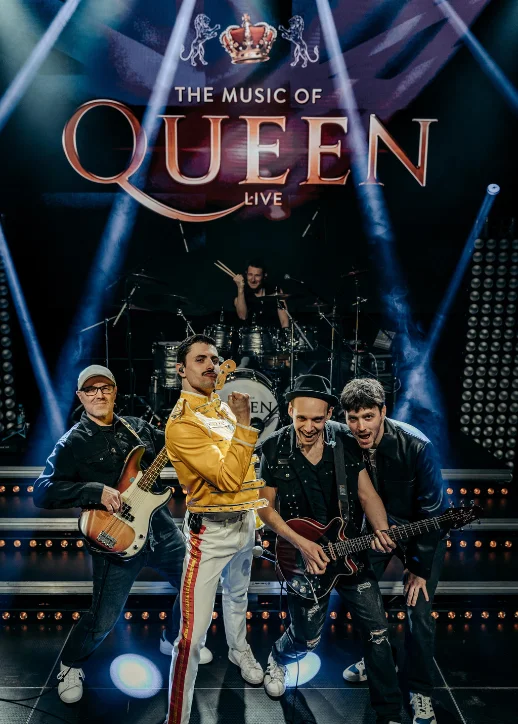 Das Bild zeigt die Band Queen, bekannt für ihre ikonische Musik und unvergesslichen Auftritte.